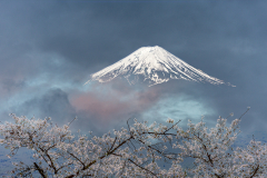 Peter-Rocchiccioli-Mount-Fuji-on-a-Misty-Day-9